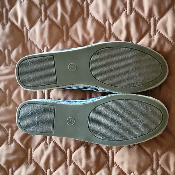 Gingham Closed Toe Espadrilles 8.5 - Picture 3 of 3